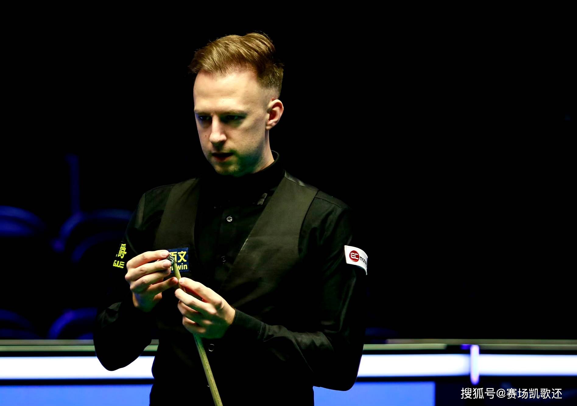 与裁判间沟 与裁判间沟