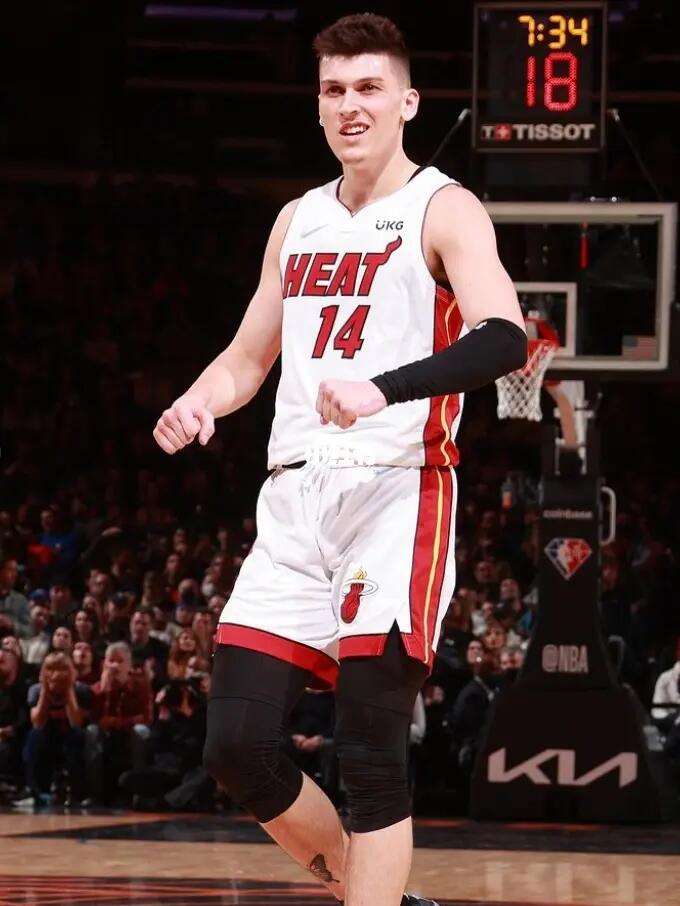 指伊萨克 指伊萨克