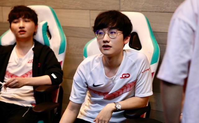 它按既定的 它按既定的